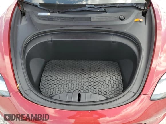 ✅ 2018 Tesla Model 3 Long Range Battery • VIN: 5YJ3E1EA5JF046027 • Lot: 55141685. Wystawiony na Copart z przebiegiem 55 415 mil. Bezpłatny archiwum sprzedaży aukcyjnych z USA i szczegółowy raport historii pojazdu na DreamBid. Zdjęcie 11.