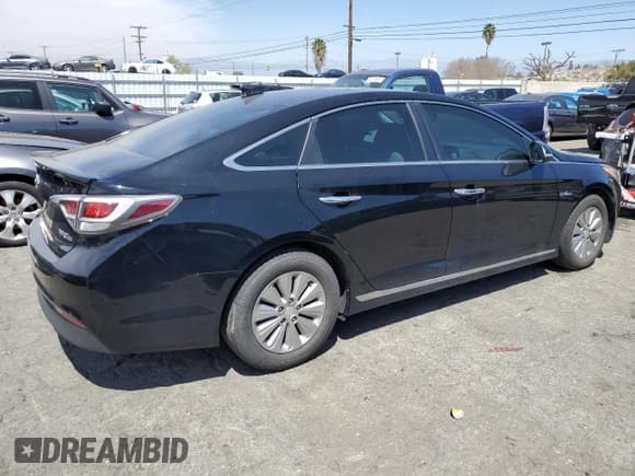 ✅ 2017 Hyundai Sonata SE • VIN: KMHE24L19HA051476 • Lot: 47921523. Listed on Copart with 110,826 mi. Free auction sales archive from the USA and detailed vehicle history report at DreamBid. Image 3.