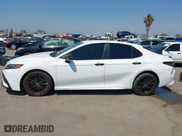 ✅ 2021 Toyota Camry SE • VIN: 4T1T11AK1MU419498 • Lot: 42910317. Wystawiony na IAAI z przebiegiem 133 431 mil. Bezpłatny archiwum sprzedaży aukcyjnych z USA i szczegółowy raport historii pojazdu na DreamBid. Zdjęcie 14.