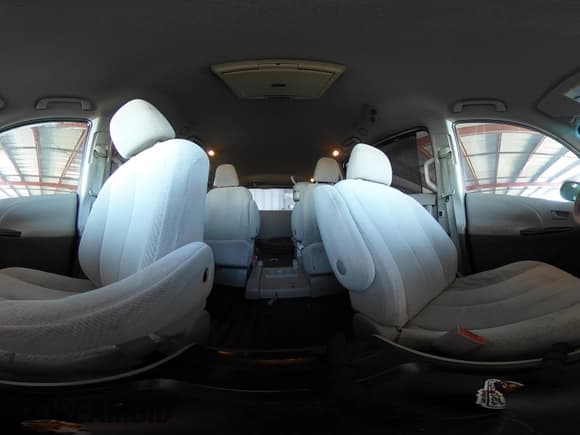 ✅ 2011 Toyota Sienna LE AAS • VIN: 5TDKK3DCXBS067004 • Лот: 43246241. Опубликован ранее на IAAI с пробегом 235 718 миль. Бесплатный доступ к архиву аукционных продаж из США и подробный отчёт об истории автомобиля на DreamBid. Изображение 18.