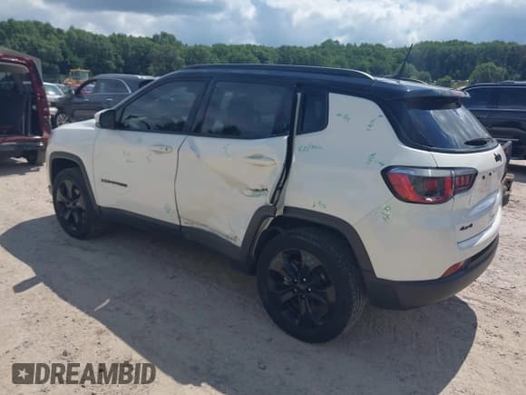 ✅ 2018 Jeep Compass Latitude • VIN: 3C4NJDBB9JT457791 • Lot: 43026669. Listed on IAAI with 103,309 mi. Free auction sales archive from the USA and detailed vehicle history report at DreamBid. Image 3.
