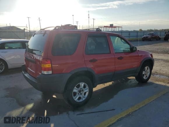 ✅ 2001 Ford Escape XLT • VIN: 1FMYU03131KB72293 • Lot: 87250755. Listed on Copart with 209,793 mi. Free auction sales archive from the USA and detailed vehicle history report at DreamBid. Image 3.
