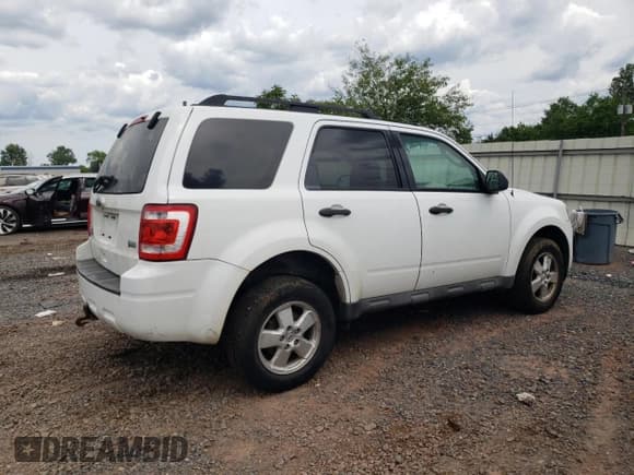 ✅ 2012 Ford Escape XLT • VIN: 1FMCU9DG9CKB80970 • Lot: 58478585. Wystawiony na Copart z przebiegiem 145 497 mil. Bezpłatny archiwum sprzedaży aukcyjnych z USA i szczegółowy raport historii pojazdu na DreamBid. Zdjęcie 3.