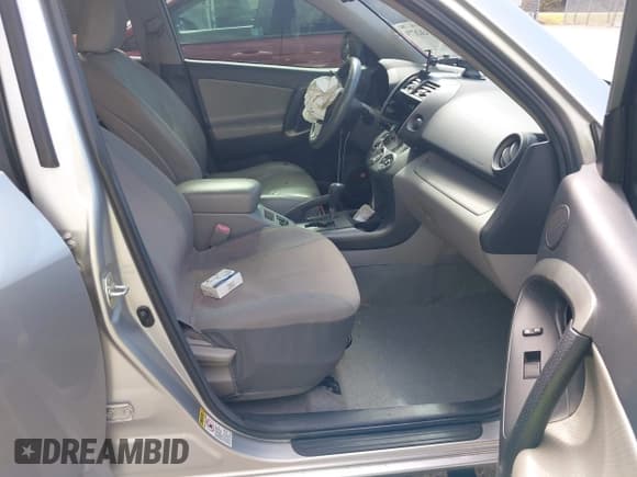 ✅ 2011 Toyota RAV4 Limited • VIN: 2T3YF4DV8BW094786 • Lot: 43626779. Listed on IAAI with 138,714 mi. Free auction sales archive from the USA and detailed vehicle history report at DreamBid. Image 5.