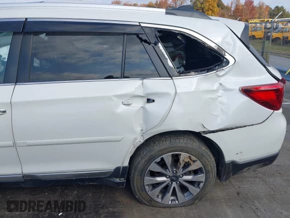 ✅ 2017 Subaru Outback Touring • VIN: 4S4BSATC9H3204994 • Лот: 43644869. Опубликован ранее на IAAI с пробегом 56 179 миль. Бесплатный доступ к архиву аукционных продаж из США и подробный отчёт об истории автомобиля на DreamBid. Изображение 6.