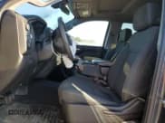 ✅ 2020 Chevrolet Silverado 1500 Custom • VIN: 1GCPYBEK2LZ188050 • Lot: 77577774. Wystawiony na Copart z przebiegiem 77 263 mil. Bezpłatny archiwum sprzedaży aukcyjnych z USA i szczegółowy raport historii pojazdu na DreamBid. Zdjęcie 7.