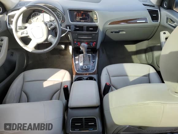 ✅ 2012 Audi Q5 Prestige • VIN: WA1WKAFP7CA032709 • Lot: 82181905. Wystawiony na Copart z przebiegiem 86 779 mil. Bezpłatny archiwum sprzedaży aukcyjnych z USA i szczegółowy raport historii pojazdu na DreamBid. Zdjęcie 8.