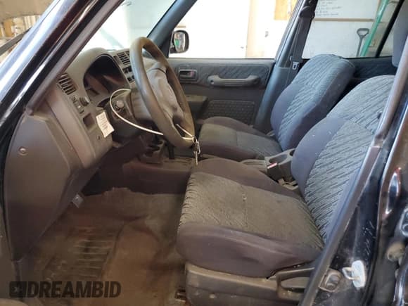 ✅ 2000 Toyota RAV4 • VIN: JT3HP10V4Y0232794 • Lot: 84278185. Listed on Copart with 243,884 mi. Free auction sales archive from the USA and detailed vehicle history report at DreamBid. Image 7.