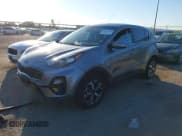 ✅ 2020 Kia Sportage LX • VIN: KNDPMCAC1L7634829 • Lot: 43435189. Wystawiony na IAAI z przebiegiem 49 715 mil. Bezpłatny archiwum sprzedaży aukcyjnych z USA i szczegółowy raport historii pojazdu na DreamBid. Zdjęcie 2.