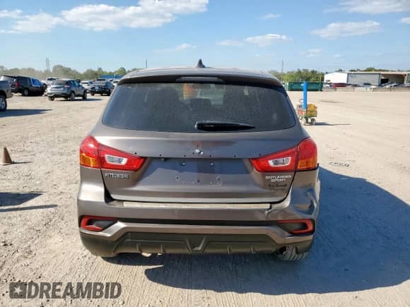 2018 Mitsubishi Outlander ES with VIN JA4AP3AU0JZ011137, listed as a Copart auction lot 86607175 with 197,575 mi miles and Clean title. Bid and sale history available at DreamBid. Image 6.