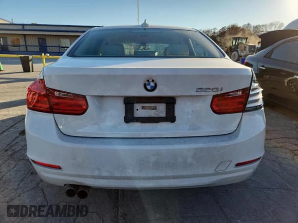 ✅ 2015 BMW 3 Series 328i • VIN: WBA3A5C51FF609261 • Lot: 93404115. Listed on Copart with 154,216 mi. Free auction sales archive from the USA and detailed vehicle history report at DreamBid. Image 6.