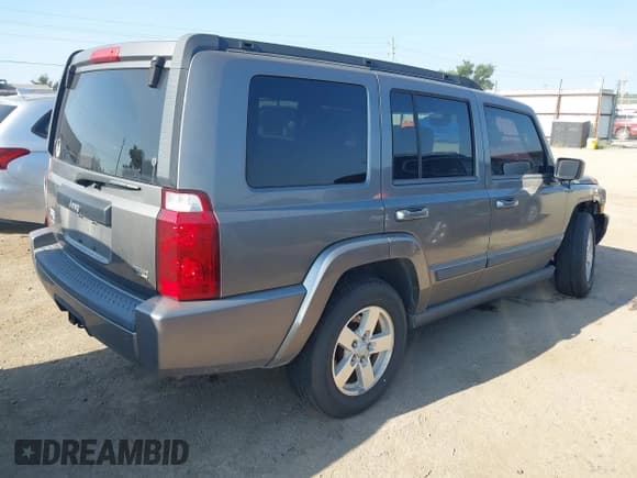 ✅ 2007 Jeep Commander Sport • VIN: 1J8HG48PX7C591835 • Lot: 43015813. Listed on IAAI with 177,147 mi. Free auction sales archive from the USA and detailed vehicle history report at DreamBid. Image 4.