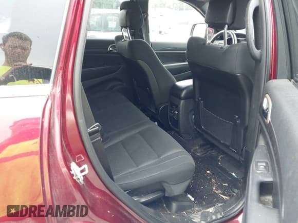 ✅ 2017 Jeep Grand Cherokee Altitude • VIN: 1C4RJFAGXHC688571 • Lot: 42689557. Listed on IAAI with 145,121 mi. Free auction sales archive from the USA and detailed vehicle history report at DreamBid. Image 8.