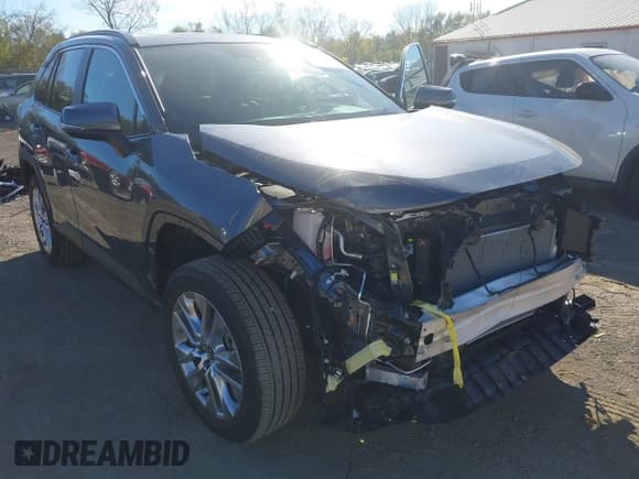 ✅ 2025 Toyota RAV4 XLE Premium • VIN: 2T3A1RFV2SC511881 • Lot: 43503000. Wystawiony na IAAI z przebiegiem 4 587 mil. Bezpłatny archiwum sprzedaży aukcyjnych z USA i szczegółowy raport historii pojazdu na DreamBid. Zdjęcie 6.