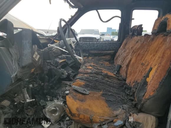 ✅ 1991 GMC Sierra 1500 • VIN: 2GTEC19K3M1525605 • Лот: 69089645. Опубликован ранее на Copart с пробегом Не указан. Бесплатный доступ к архиву аукционных продаж из США и подробный отчёт об истории автомобиля на DreamBid. Изображение 7.