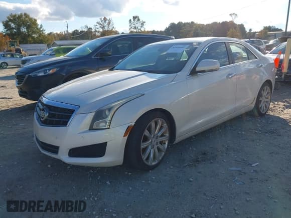 ✅ 2013 Cadillac ATS Luxury • VIN: 1G6AB5RA1D0113049 • Lot: 43594660. Wystawiony na IAAI z przebiegiem 224 466 mil. Bezpłatny archiwum sprzedaży aukcyjnych z USA i szczegółowy raport historii pojazdu na DreamBid. Zdjęcie 2.