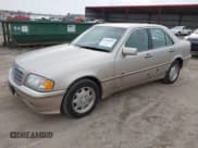 ✅ 2000 Mercedes-Benz C 230 Kompressor • VIN: WDBHA24G3YA815994 • Lot: 43740693. Wystawiony na IAAI z przebiegiem 131 890 mil. Bezpłatny archiwum sprzedaży aukcyjnych z USA i szczegółowy raport historii pojazdu na DreamBid. Zdjęcie 2.