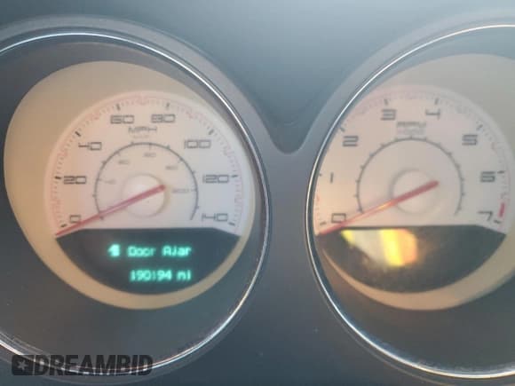 ✅ 2011 Dodge Challenger • VIN: 2B3CJ4DG1BH586071 • Лот: 90857945. Опубликован ранее на Copart с пробегом 190 194 миль. Бесплатный доступ к архиву аукционных продаж из США и подробный отчёт об истории автомобиля на DreamBid. Изображение 9.