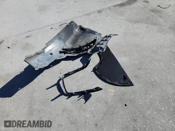 ✅ 2018 Nissan Murano S • VIN: 5N1AZ2MGXJN107294 • Lot: 87389855. Wystawiony na Copart z przebiegiem 118 577 mil. Bezpłatny archiwum sprzedaży aukcyjnych z USA i szczegółowy raport historii pojazdu na DreamBid. Zdjęcie 13.