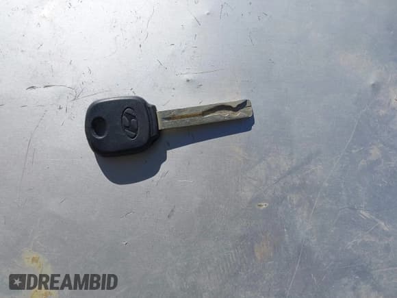 ✅ 2011 Hyundai Sonata GLS • VIN: 5NPEB4AC9BH119848 • Lot: 43622834. Listed on IAAI with 204,854 mi. Free auction sales archive from the USA and detailed vehicle history report at DreamBid. Image 11.