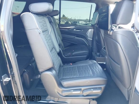 ✅ 2023 Cadillac Escalade ESV 4WD Sport Platinum • VIN: 1GYS4RKLXPR562495 • Лот: 43237943. Опубликован ранее на IAAI с пробегом 15 482 миль. Бесплатный доступ к архиву аукционных продаж из США и подробный отчёт об истории автомобиля на DreamBid. Изображение 8.