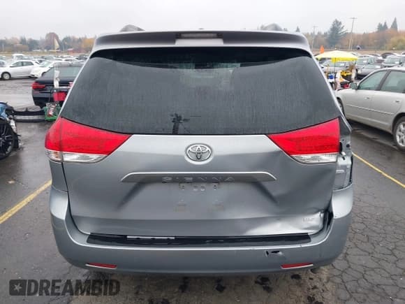 ✅ 2014 Toyota Sienna LE AAS • VIN: 5TDKK3DC5ES503410 • Лот: 43661128. Опубликован ранее на IAAI с пробегом 84 262 миль. Бесплатный доступ к архиву аукционных продаж из США и подробный отчёт об истории автомобиля на DreamBid. Изображение 17.