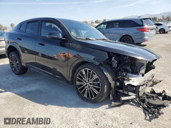 ✅ 2025 BMW X2 xDrive28i • VIN: WBX63GM09S5090407 • Lot: 53988435. Wystawiony na Copart z przebiegiem 2 675 mil. Bezpłatny archiwum sprzedaży aukcyjnych z USA i szczegółowy raport historii pojazdu na DreamBid. Zdjęcie 4.