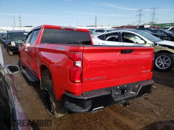 ✅ 2019 Chevrolet Silverado 1500 Custom Trail Boss • VIN: 1GCPYCEF9KZ243116 • Lot: 49634584. Wystawiony na Copart z przebiegiem 115 754 mil. Bezpłatny archiwum sprzedaży aukcyjnych z USA i szczegółowy raport historii pojazdu na DreamBid. Zdjęcie 2.