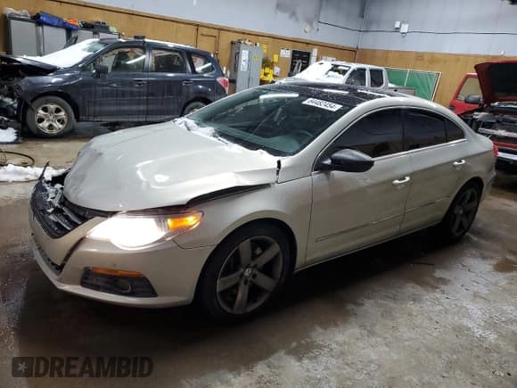 ✅ 2009 Volkswagen CC 4Motion • VIN: WVWGU73C79E535781 • Лот: 84482454. Опубликован ранее на Copart с пробегом 147 108 миль. Бесплатный доступ к архиву аукционных продаж из США и подробный отчёт об истории автомобиля на DreamBid. Изображение 1.