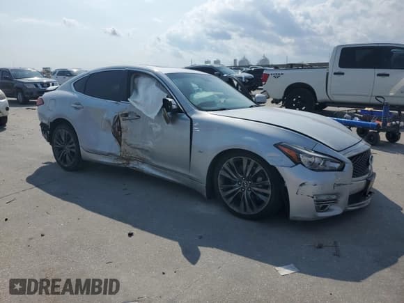 ✅ 2019 Infiniti Q70 Luxe • VIN: JN1BY1AP1KM500136 • Lot: 59349665. Listed on Copart with Not provided. Free auction sales archive from the USA and detailed vehicle history report at DreamBid. Image 4.