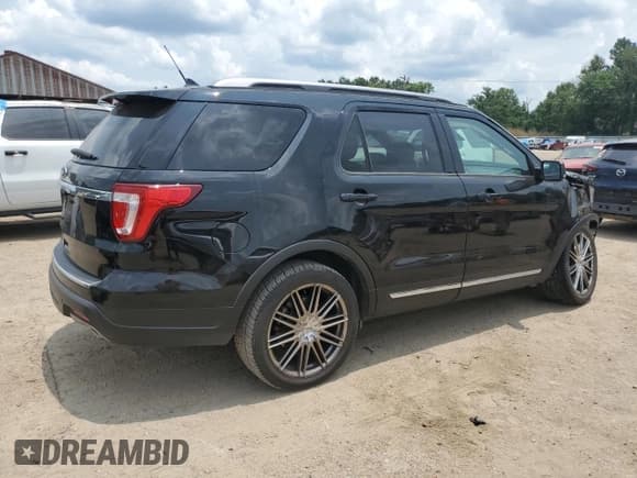 ✅ 2018 Ford Explorer XLT • VIN: 1FM5K7D80JGA23680 • Lot: 58907615. Wystawiony na Copart z przebiegiem 52 719 mil. Bezpłatny archiwum sprzedaży aukcyjnych z USA i szczegółowy raport historii pojazdu na DreamBid. Zdjęcie 3.