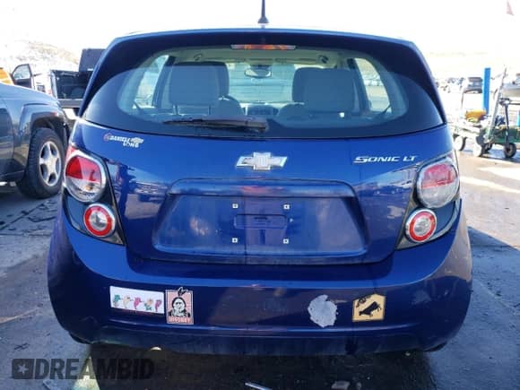 2013 Chevrolet Sonic LT с VIN 1G1JD6SH1D4213156, выставлен на аукционе Copart как лот 43438135 с пробегом 86 625 миль миль и Списание • Salvage title. История ставок и продаж доступна на DreamBid. Изображение 6.