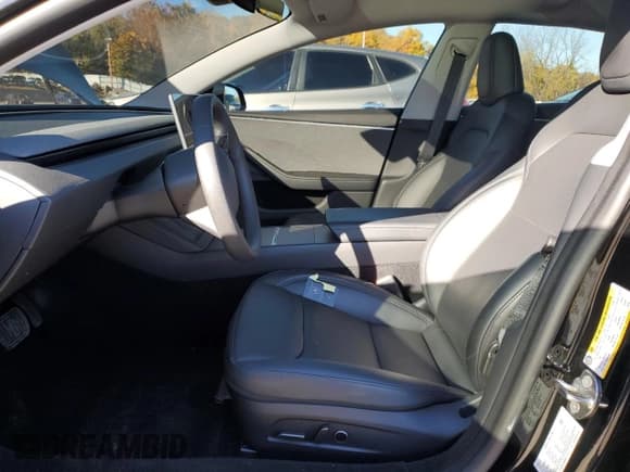 ✅ 2024 Tesla Model 3 • VIN: 5YJ3E1EA6RF771177 • Lot: 87237475. Wystawiony na Copart z przebiegiem 28 516 mil. Bezpłatny archiwum sprzedaży aukcyjnych z USA i szczegółowy raport historii pojazdu na DreamBid. Zdjęcie 7.