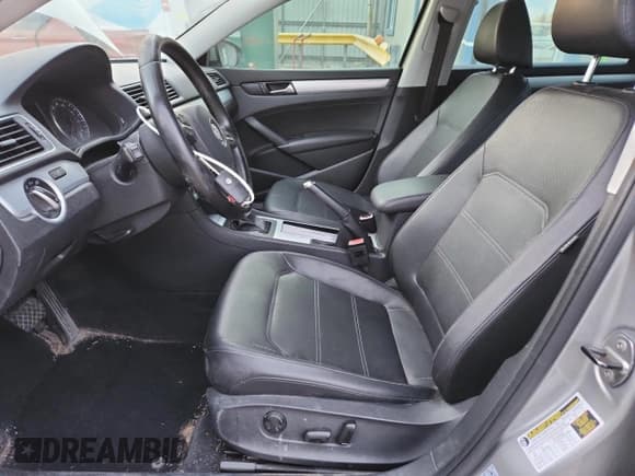 ✅ 2012 Volkswagen Passat SE • VIN: 1VWBH7A3XCC035793 • Lot: 92343775. Listed on Copart with 105,900 mi. Free auction sales archive from the USA and detailed vehicle history report at DreamBid. Image 7.