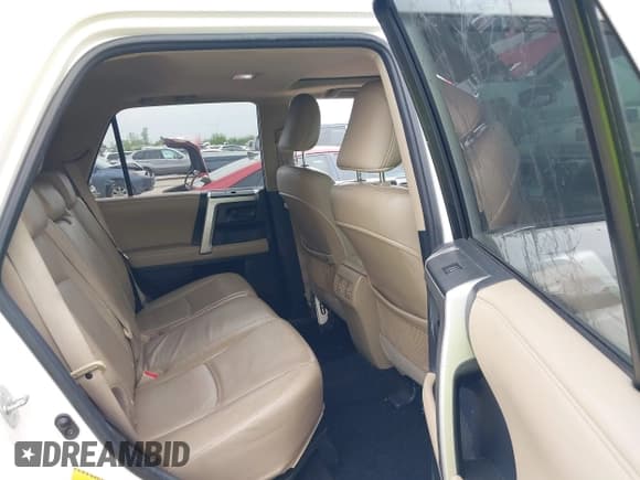 ✅ 2010 Toyota 4Runner SR5 • VIN: JTEBU5JR7A5017692 • Лот: 41894811. Опубликован ранее на IAAI с пробегом 308 708 миль. Бесплатный доступ к архиву аукционных продаж из США и подробный отчёт об истории автомобиля на DreamBid. Изображение 8.