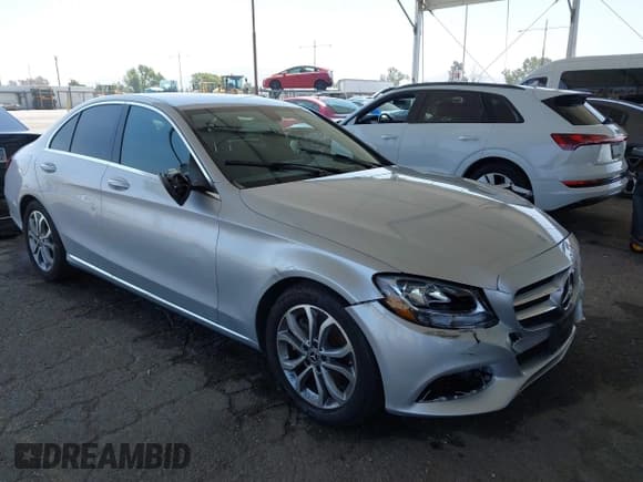 ✅ 2017 Mercedes-Benz C 300 • VIN: 55SWF4JB8HU220935 • Лот: 39645579. Опубликован ранее на IAAI с пробегом 37 338 миль. Бесплатный доступ к архиву аукционных продаж из США и подробный отчёт об истории автомобиля на DreamBid. Изображение 1.