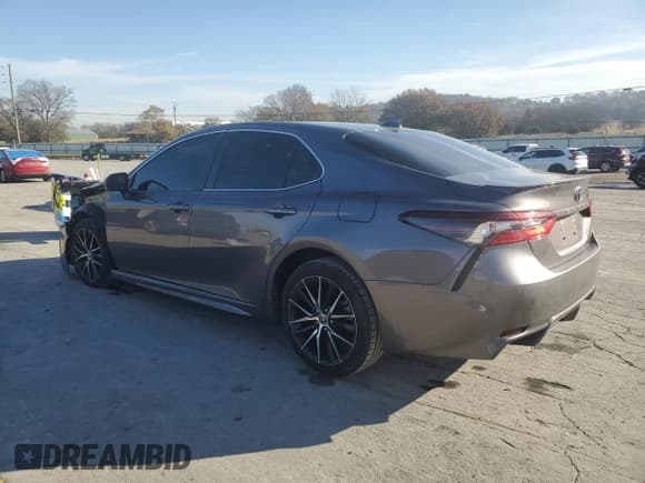 ✅ 2022 Toyota Camry SE • VIN: 4T1G11AK6NU702773 • Lot: 92686915. Wystawiony na Copart z przebiegiem 59 550 mil. Bezpłatny archiwum sprzedaży aukcyjnych z USA i szczegółowy raport historii pojazdu na DreamBid. Zdjęcie 2.