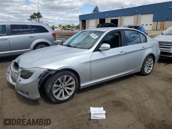 ✅ 2009 BMW 3 Series 328i • VIN: WBAPH73529A173322 • Лот: 70881295. Опубликован ранее на Copart с пробегом 151 296 миль. Бесплатный доступ к архиву аукционных продаж из США и подробный отчёт об истории автомобиля на DreamBid. Изображение 1.
