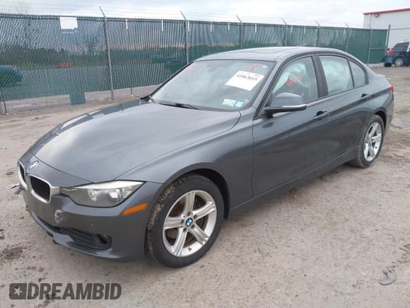 ✅ 2015 BMW 3 Series 320i xDrive • VIN: WBA3C3G51FNS73514 • Lot: 41863615. Wystawiony na IAAI z przebiegiem 133 443 mil. Bezpłatny archiwum sprzedaży aukcyjnych z USA i szczegółowy raport historii pojazdu na DreamBid. Zdjęcie 2.