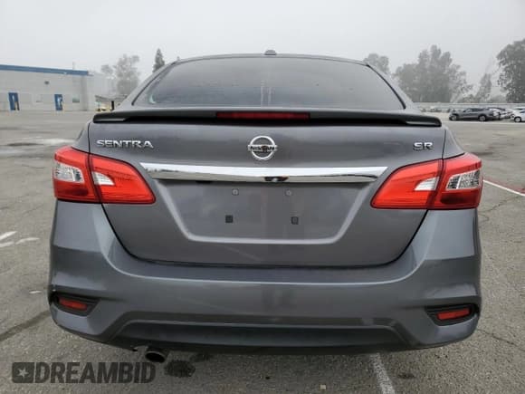 ✅ 2019 Nissan Sentra SR • VIN: 3N1AB7AP0KY352381 • Lot: 82758575. Wystawiony na Copart z przebiegiem 103 626 mil. Bezpłatny archiwum sprzedaży aukcyjnych z USA i szczegółowy raport historii pojazdu na DreamBid. Zdjęcie 6.