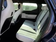 ✅ 2023 Fisker Ocean Ultra • VIN: VCF1UBU27PG008968 • Lot: 58032005. Wystawiony na Copart z przebiegiem Nie podano. Bezpłatny archiwum sprzedaży aukcyjnych z USA i szczegółowy raport historii pojazdu na DreamBid. Zdjęcie 11.