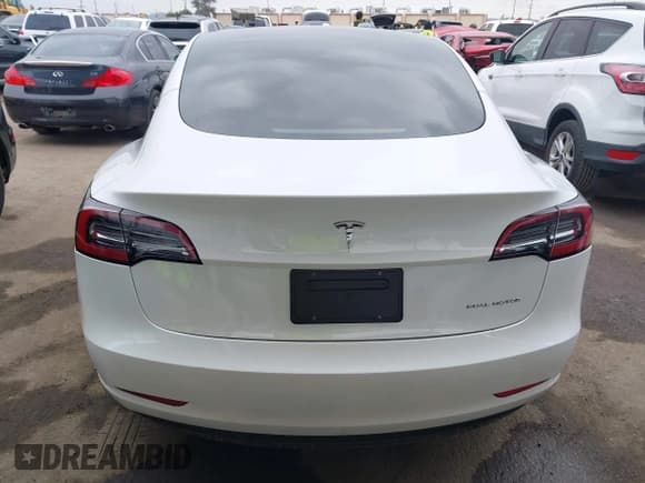 ✅ 2023 Tesla Model 3 Long Range • VIN: 5YJ3E1EBXPF712235 • Lot: 41986915. Wystawiony na IAAI z przebiegiem 18 566 mil. Bezpłatny archiwum sprzedaży aukcyjnych z USA i szczegółowy raport historii pojazdu na DreamBid. Zdjęcie 16.