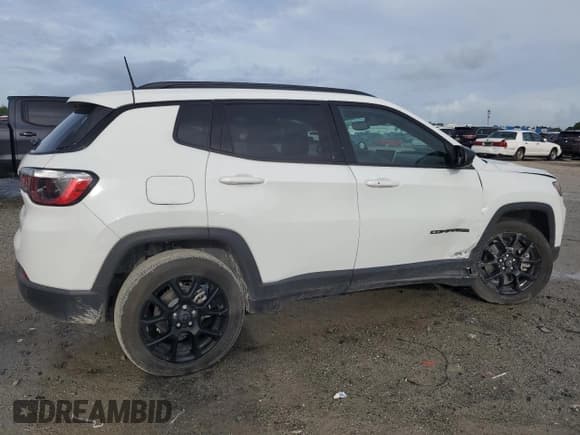 ✅ 2025 Jeep Compass Latitude • VIN: 3C4NJDBNXST527083 • Lot: 81988165. Listed on Copart with 5,312 mi. Free auction sales archive from the USA and detailed vehicle history report at DreamBid. Image 3.