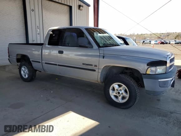 ✅ 1999 Dodge 1500 • VIN: 3B7HF13Z6XM562560 • Lot: 53765115. Listed on Copart with 204,563 mi. Free auction sales archive from the USA and detailed vehicle history report at DreamBid. Image 4.