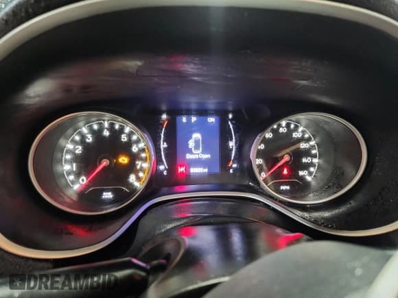 ✅ 2020 Jeep Compass Sport • VIN: 3C4NJCAB5LT144316 • Лот: 89737585. Опубликован ранее на Copart с пробегом 83 820 миль. Бесплатный доступ к архиву аукционных продаж из США и подробный отчёт об истории автомобиля на DreamBid. Изображение 9.