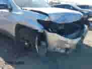 2019 Chevrolet Traverse LT Cloth z VIN 1GNEVGKW7KJ156185, wystawiony jako IAAI lot #43339808 z przebiegiem 84 558 mil mil oraz . Historia ofert i sprzedaży dostępna na DreamBid. Obrazek 6.