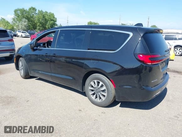 ✅ 2025 Chrysler Pacifica Hybrid Select • VIN: 2C4RC1S75SR589117 • Лот: 42914006. Опубликован ранее на IAAI с пробегом 4 494 миль. Бесплатный доступ к архиву аукционных продаж из США и подробный отчёт об истории автомобиля на DreamBid. Изображение 3.