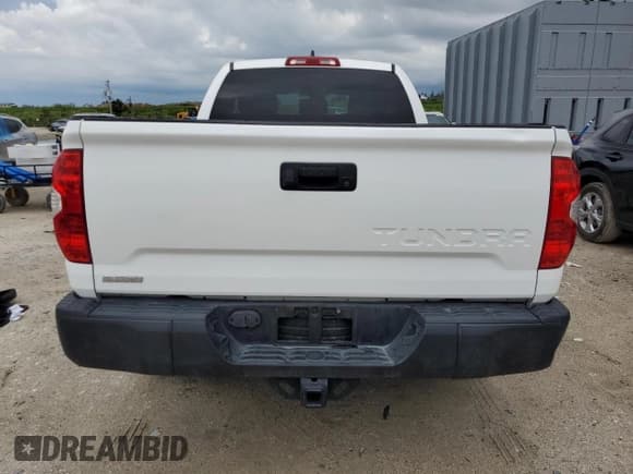 ✅ 2020 Toyota Tundra SR • VIN: 5TFRY5F12LX263034 • Lot: 60538764. Wystawiony na Copart z przebiegiem 62 977 mil. Bezpłatny archiwum sprzedaży aukcyjnych z USA i szczegółowy raport historii pojazdu na DreamBid. Zdjęcie 6.