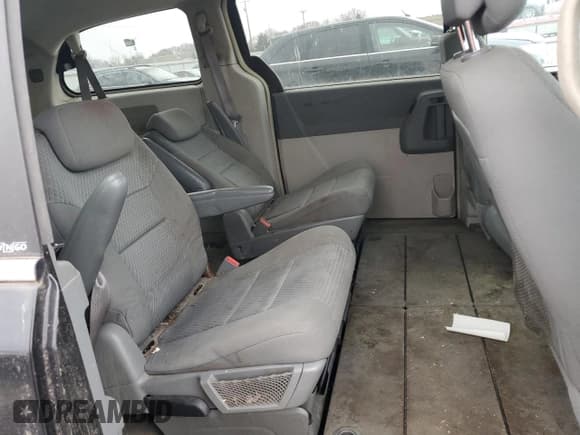 ✅ 2010 Chrysler Town & Country Touring • VIN: 2A4RR5D12AR386886 • Лот: 93978175. Опубликован ранее на Copart с пробегом Не указан. Бесплатный доступ к архиву аукционных продаж из США и подробный отчёт об истории автомобиля на DreamBid. Изображение 11.