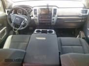 ✅ 2017 Nissan Titan S • VIN: 1N6AA1EK9HN516905 • Lot: 66190635. Wystawiony na Copart z przebiegiem 147 386 mil. Bezpłatny archiwum sprzedaży aukcyjnych z USA i szczegółowy raport historii pojazdu na DreamBid. Zdjęcie 8.